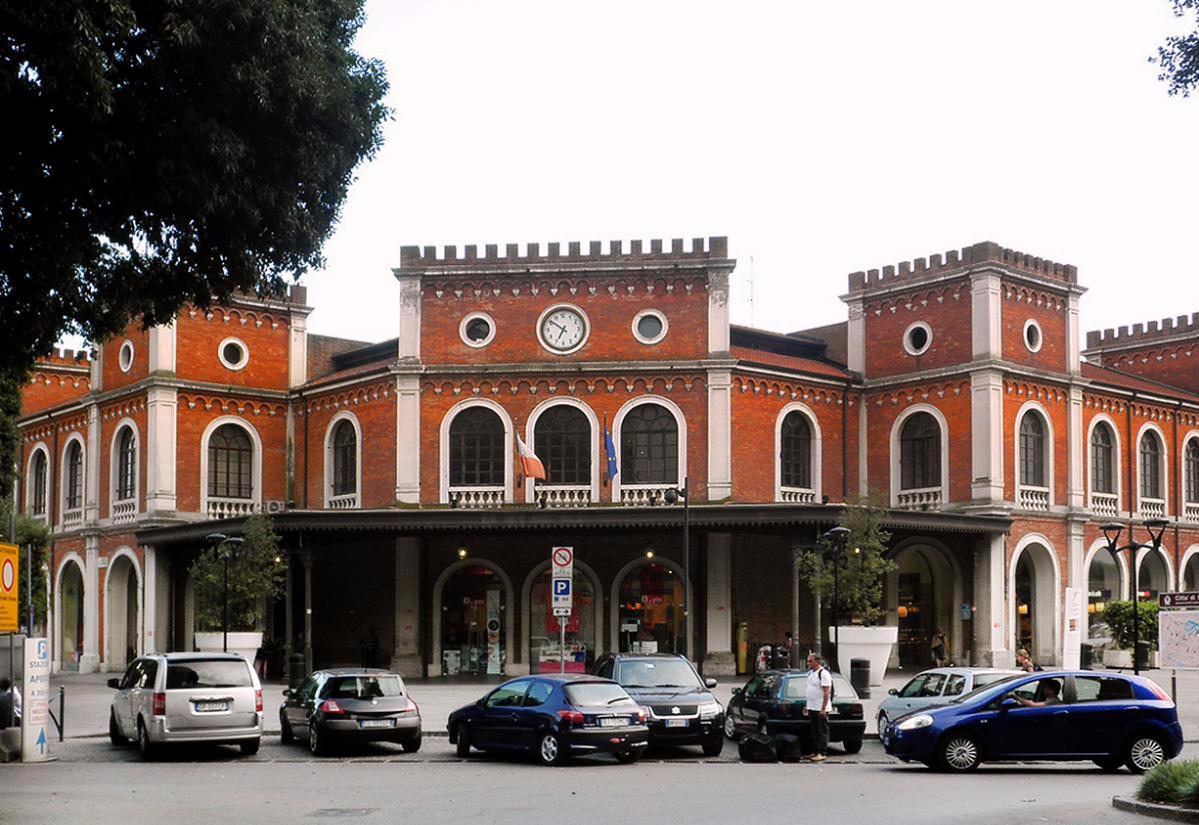 Железнодорожный вокзал Брешиа (Италия) Stazione di Brescia на железной дороге Милан — Венеция